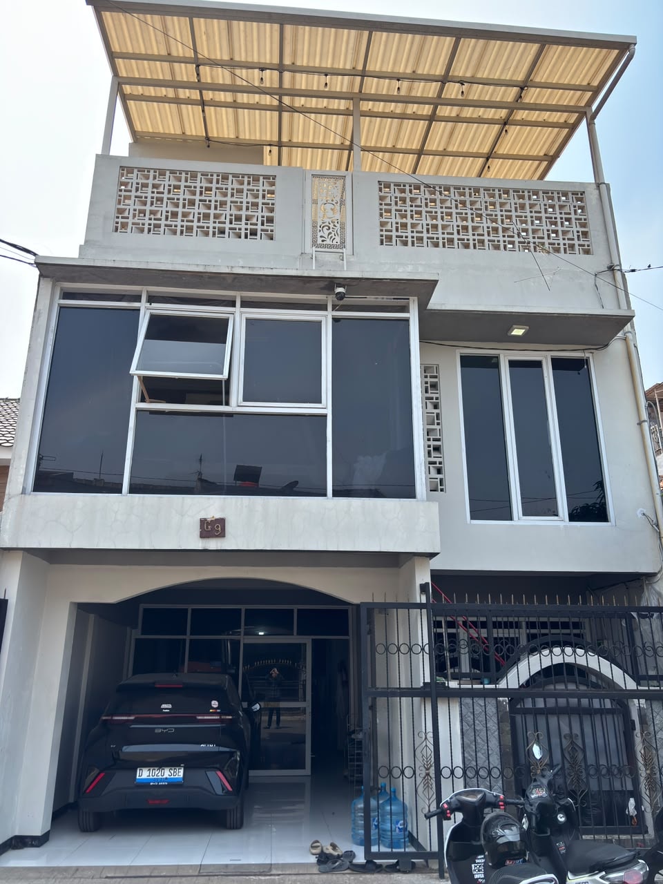 Kantor dan gudang PT Husker Anugerah Jaya di Komplek Nusa Cisangkan Permai